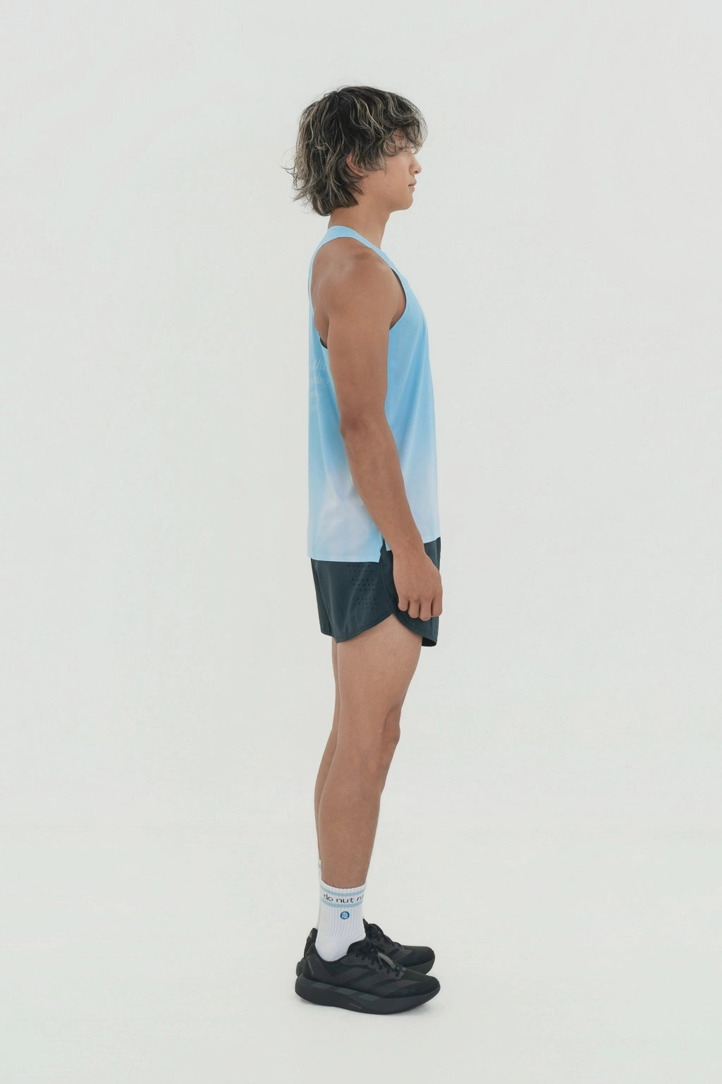 running singlet · air light · clear sky (men)