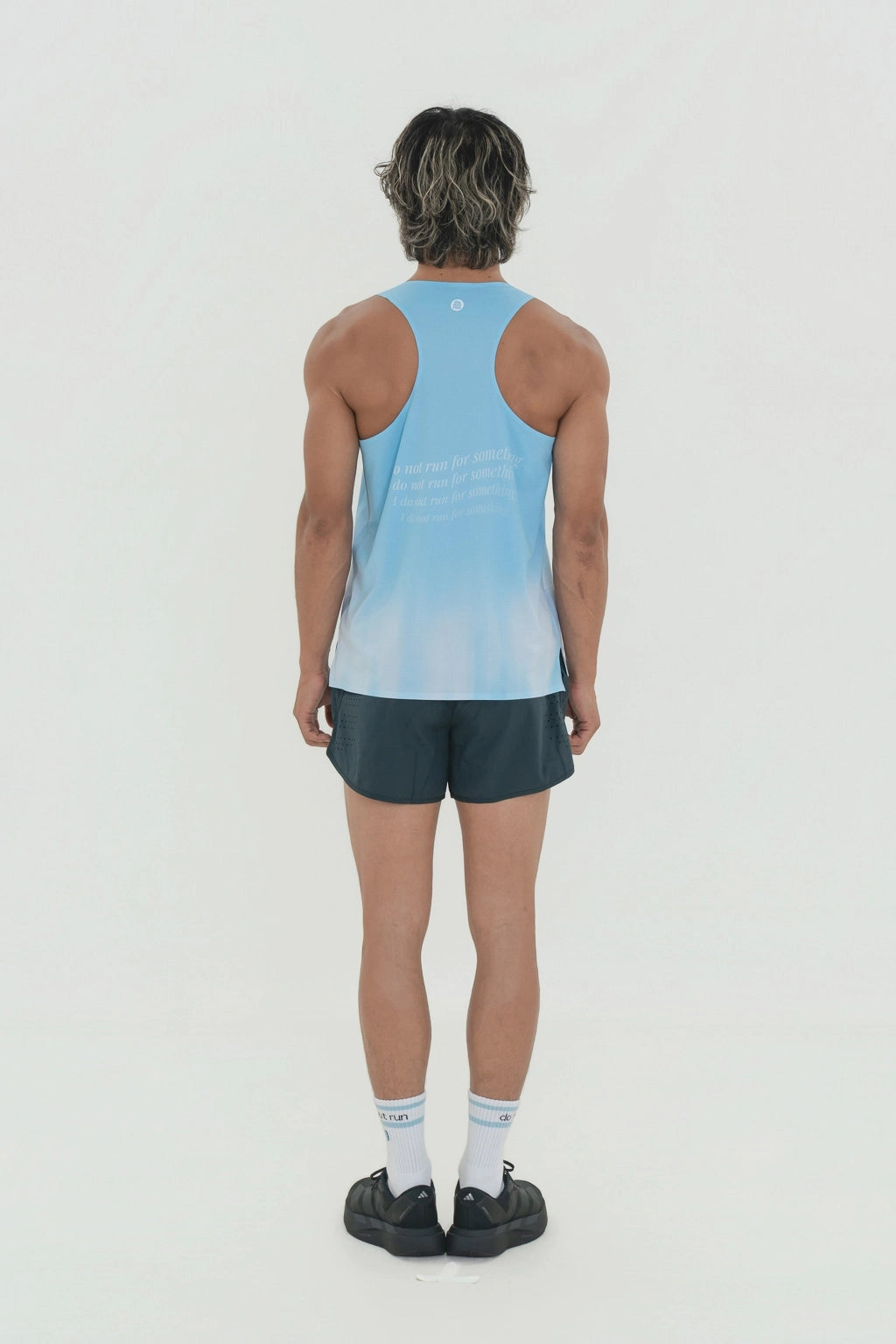 running singlet · air light · clear sky (men)