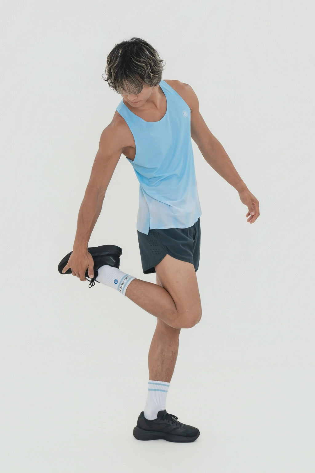 running singlet · air light · clear sky (men)