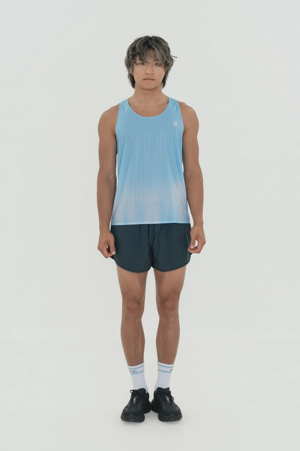 running singlet · air swift · clear sky (men)