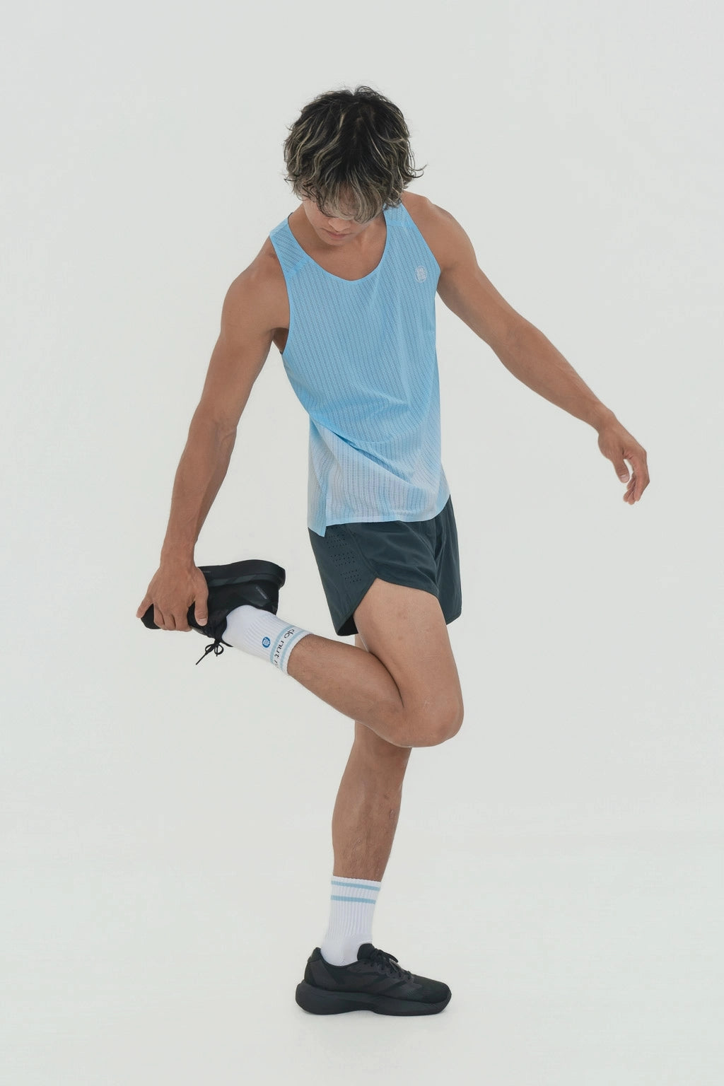 running singlet · air swift · clear sky (men)